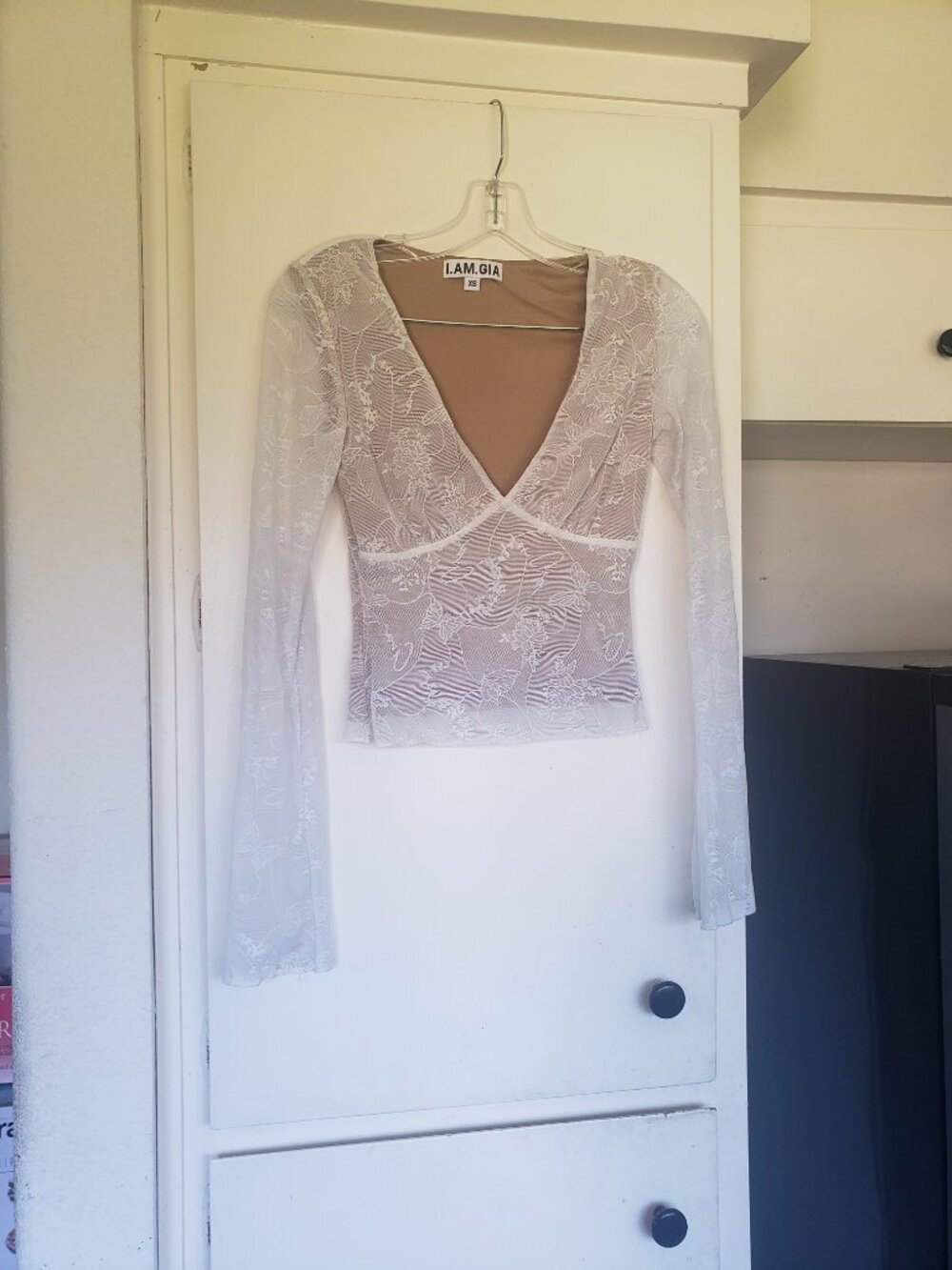 I AM A GIA Cream Lace top with Brown Lining Size XS